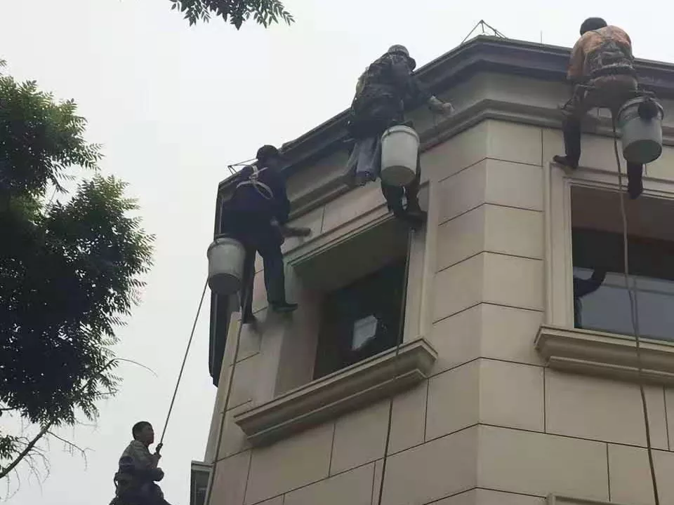 北京大学图书馆外墙清洗